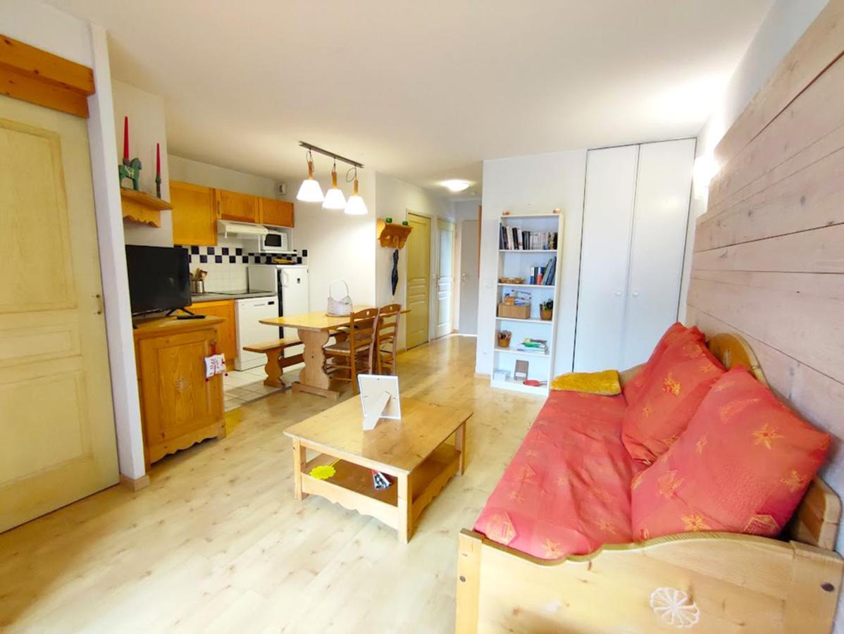 Le 102, T3 Pour 5 Personnes, Vue Montagne, Classe 2 Etoiles Nf, Parking, Piscine En Ete Bagnères-de-Luchon エクステリア 写真