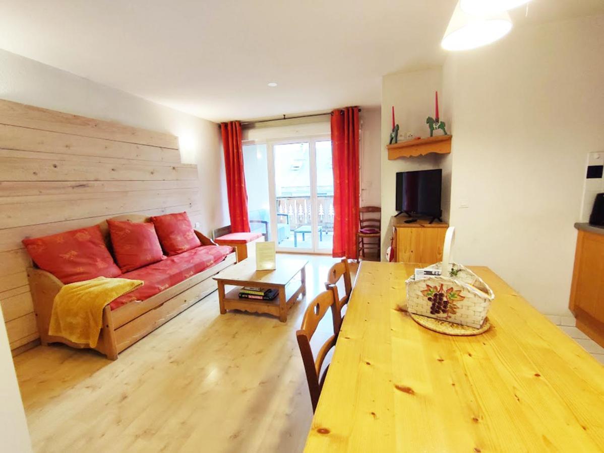 Le 102, T3 Pour 5 Personnes, Vue Montagne, Classe 2 Etoiles Nf, Parking, Piscine En Ete Bagnères-de-Luchon エクステリア 写真