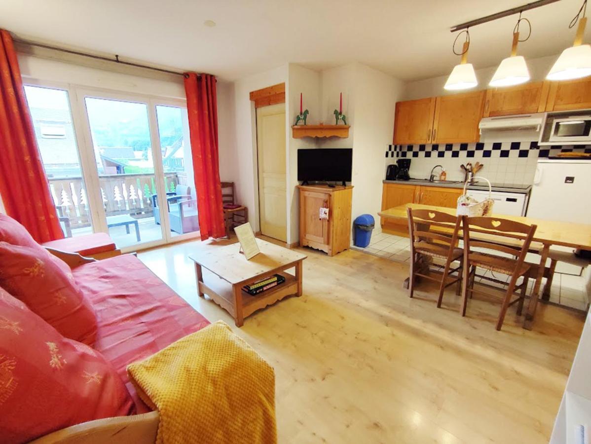 Le 102, T3 Pour 5 Personnes, Vue Montagne, Classe 2 Etoiles Nf, Parking, Piscine En Ete Bagnères-de-Luchon エクステリア 写真