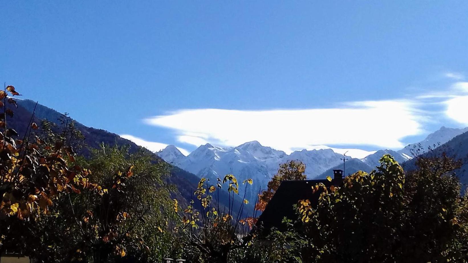 Le 102, T3 Pour 5 Personnes, Vue Montagne, Classe 2 Etoiles Nf, Parking, Piscine En Ete Bagnères-de-Luchon エクステリア 写真