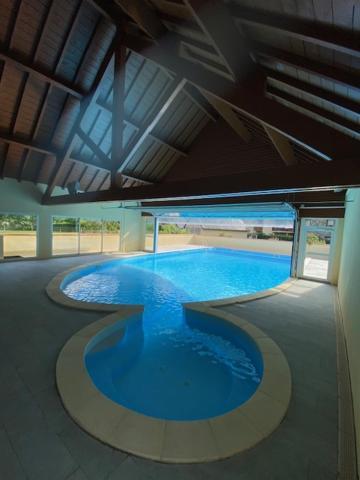 Le 102, T3 Pour 5 Personnes, Vue Montagne, Classe 2 Etoiles Nf, Parking, Piscine En Ete Bagnères-de-Luchon エクステリア 写真